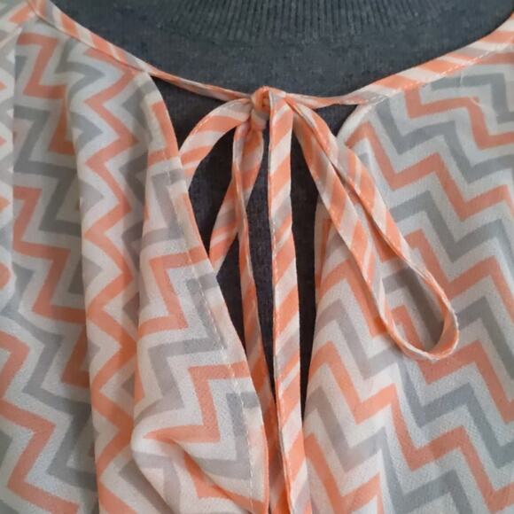 Max Studio Draped Neck Chevron Print Tunic Top - Picture 3 of 5